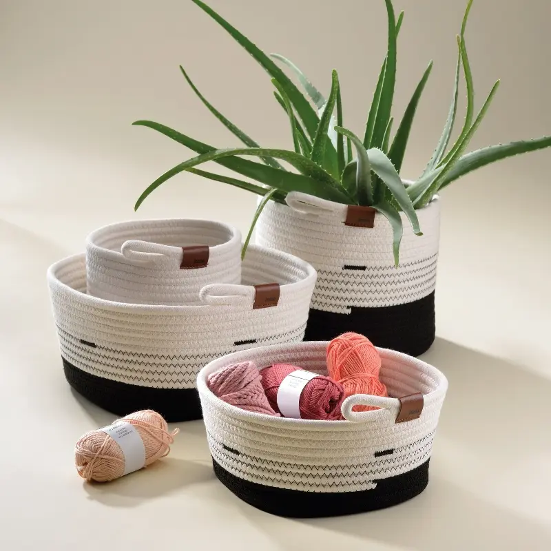 Cos Kela Hedda 25x25x12 (White/Black)