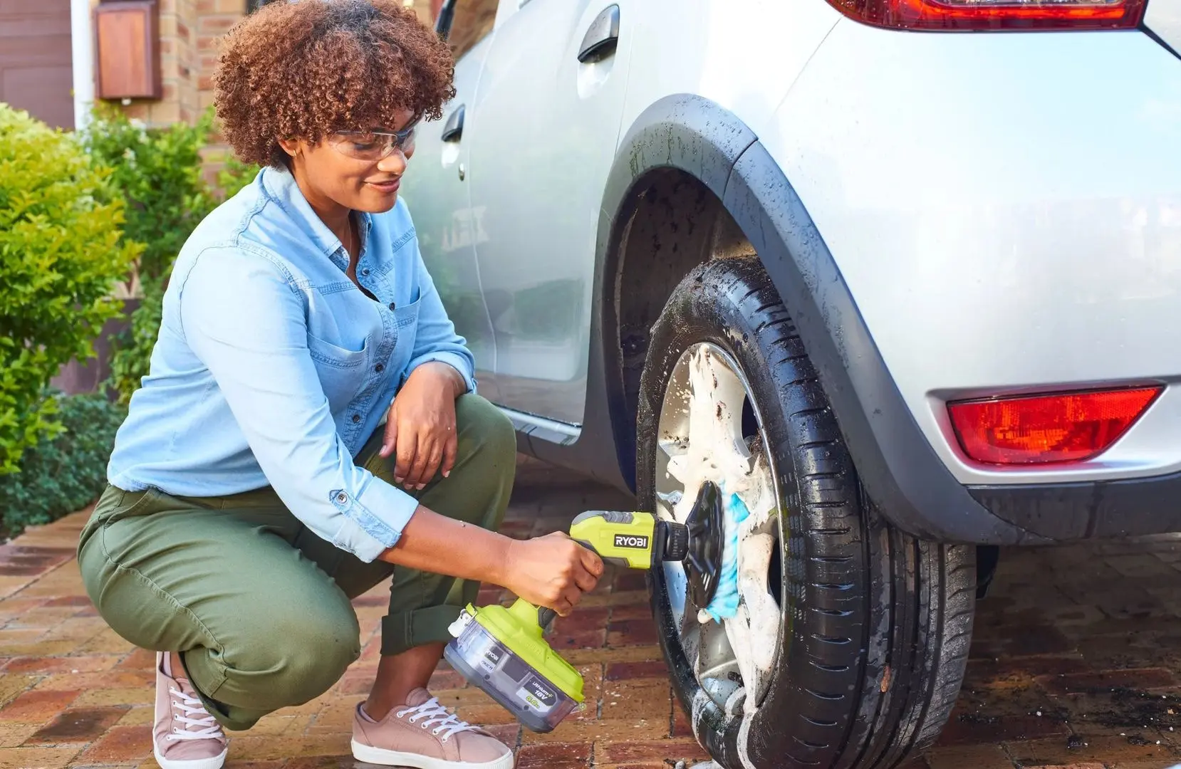 Аккумуляторная щетка Ryobi R18CPS-0 (Yellow/Black)