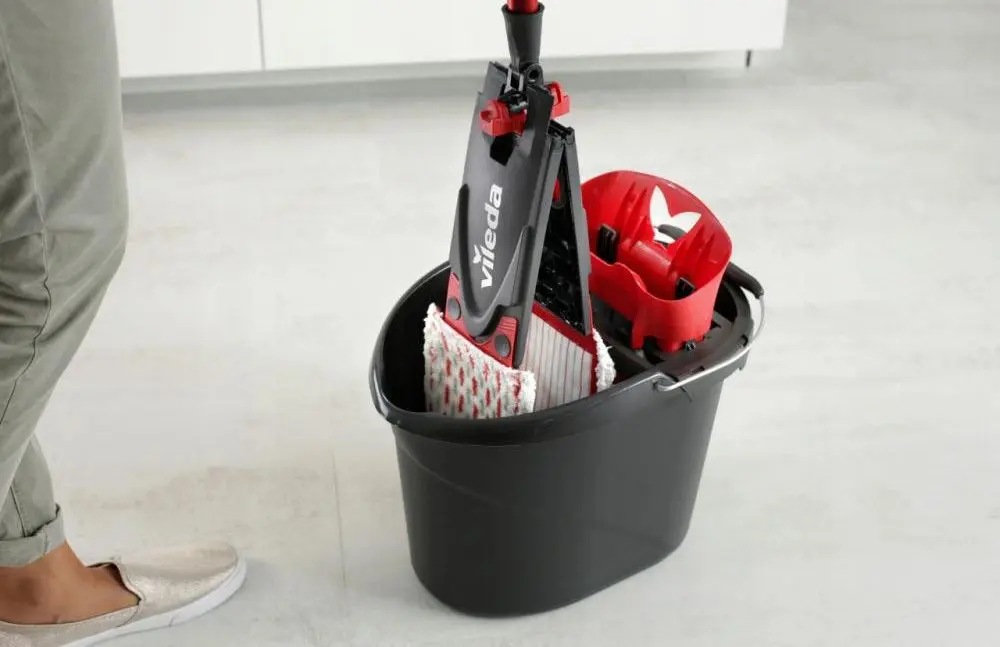 Set mop + galeata Vileda UltraMax Box XL (Black/Red)
