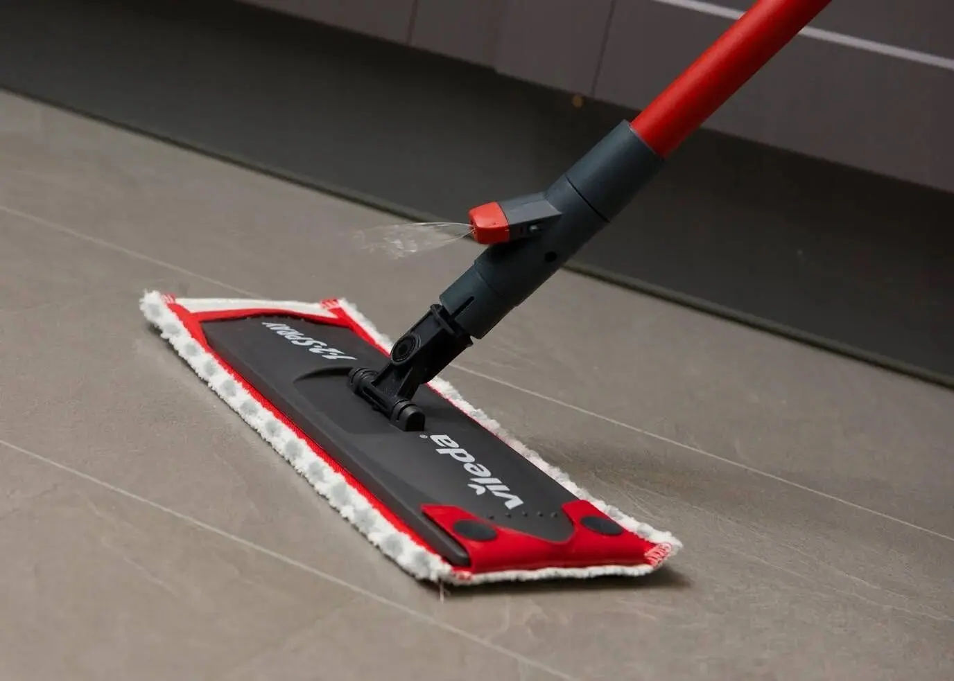 Mop cu pulverizator Vileda Ultramax 1-2 Spray (Red)