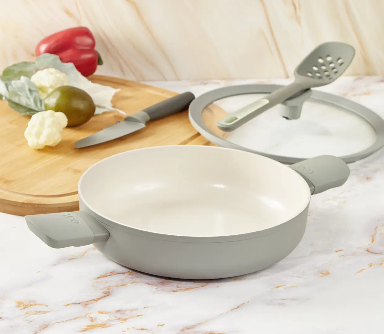 Oala cu capac Berghoff Leo Balance Moonmist 3950427 (Gray/Cream)