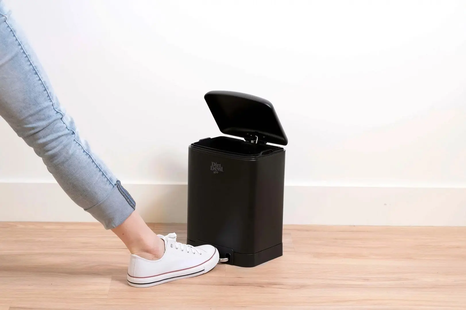 Cos de gunoi Dirt Devil DDPBIN6 6L (Black)