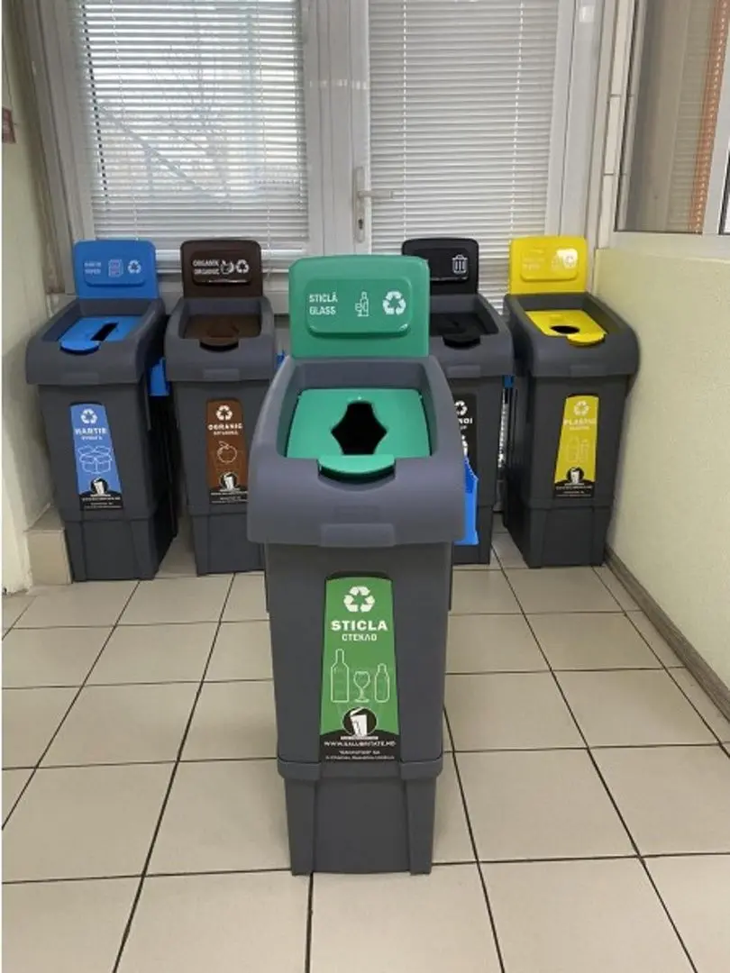 Мусорный контейнер для стекла Fantom 80L (Grey/Green)