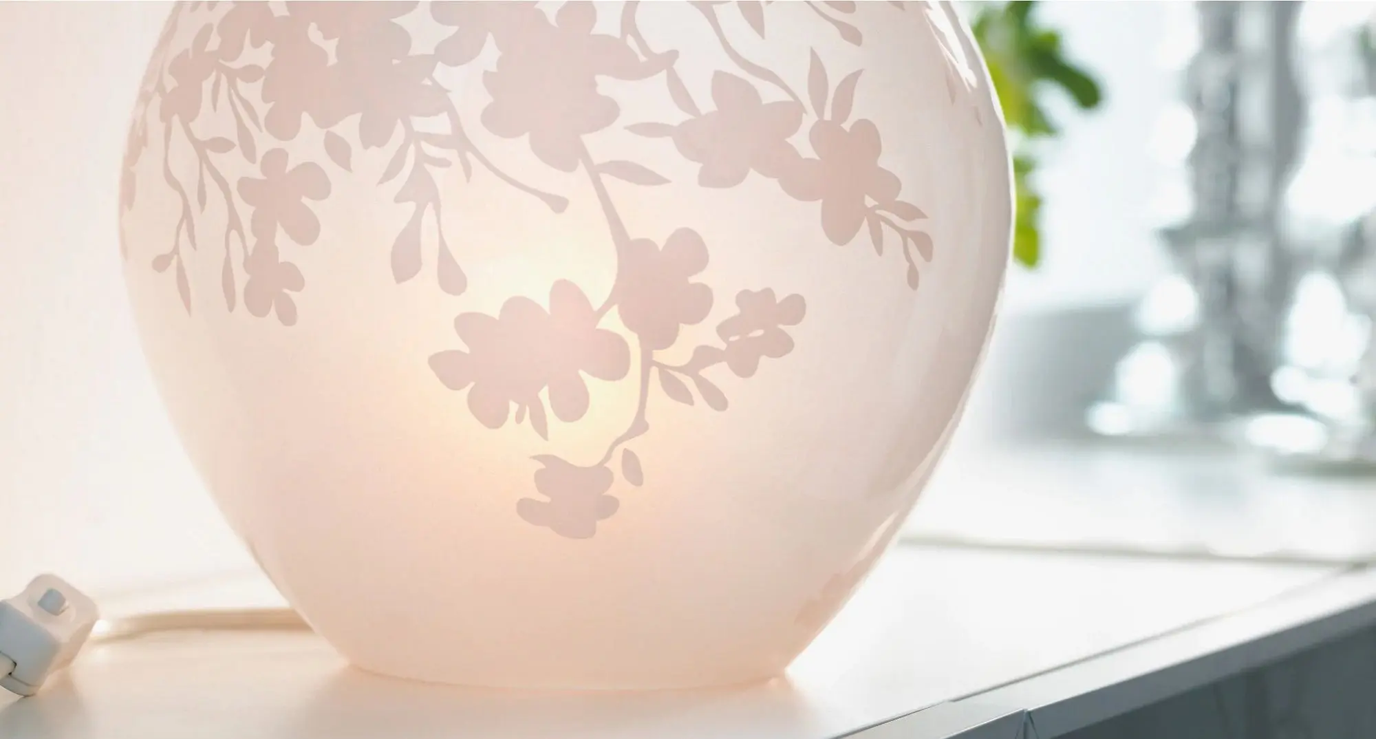 Veioza Ikea Knubbig 18cm (Flori De Cireş/Alb)