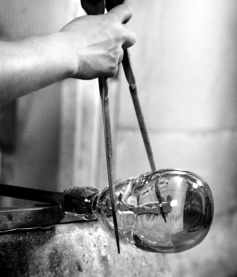 Настольная лампа Ikea Tonvis тонированное стекло (Белый)