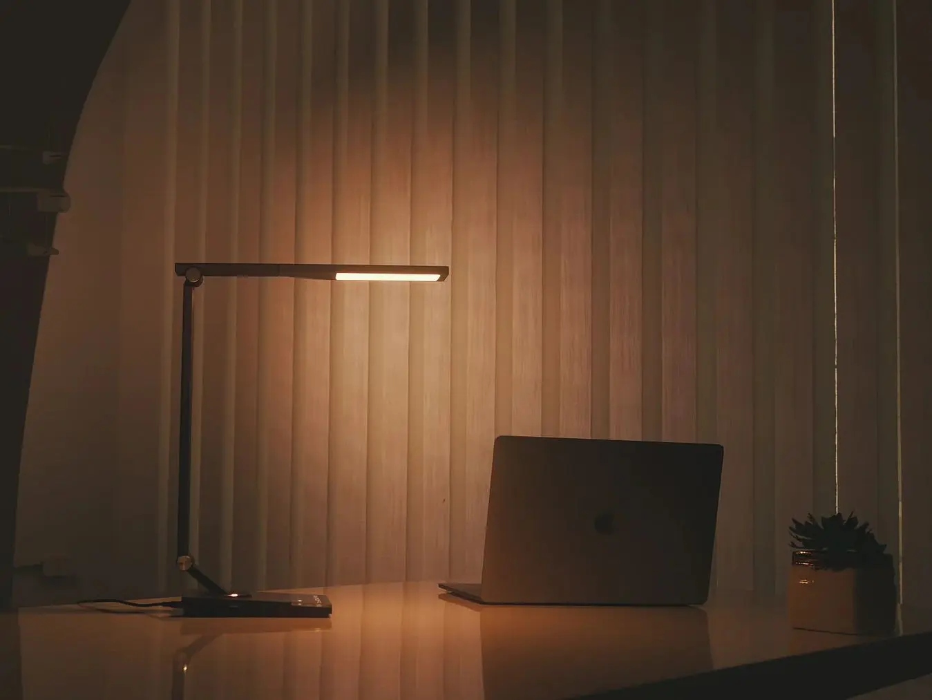 Настольная лампа TaoTronics TT-DL16 (Black)