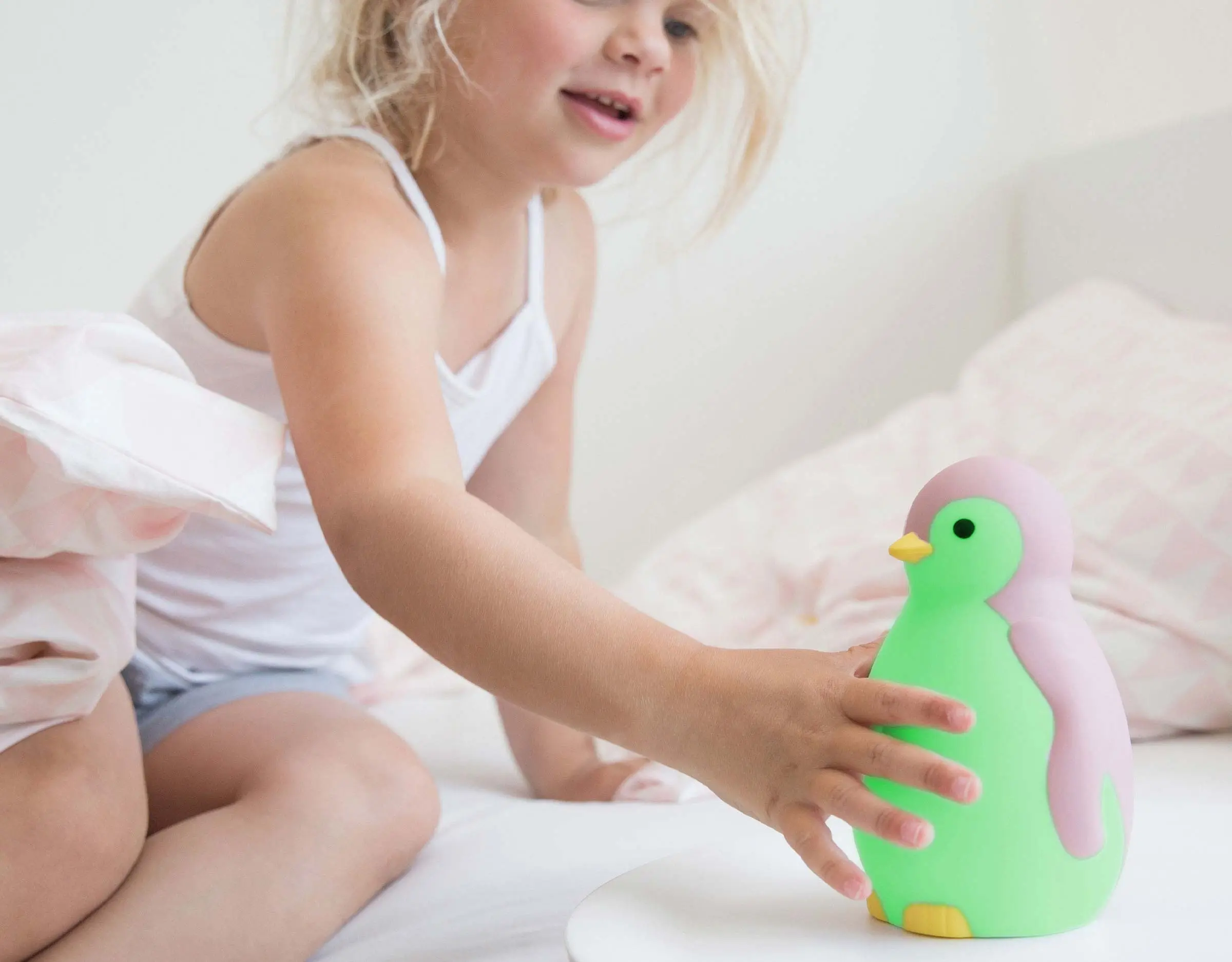 Ночник Zazu Pam the penguin (Pink) - 4