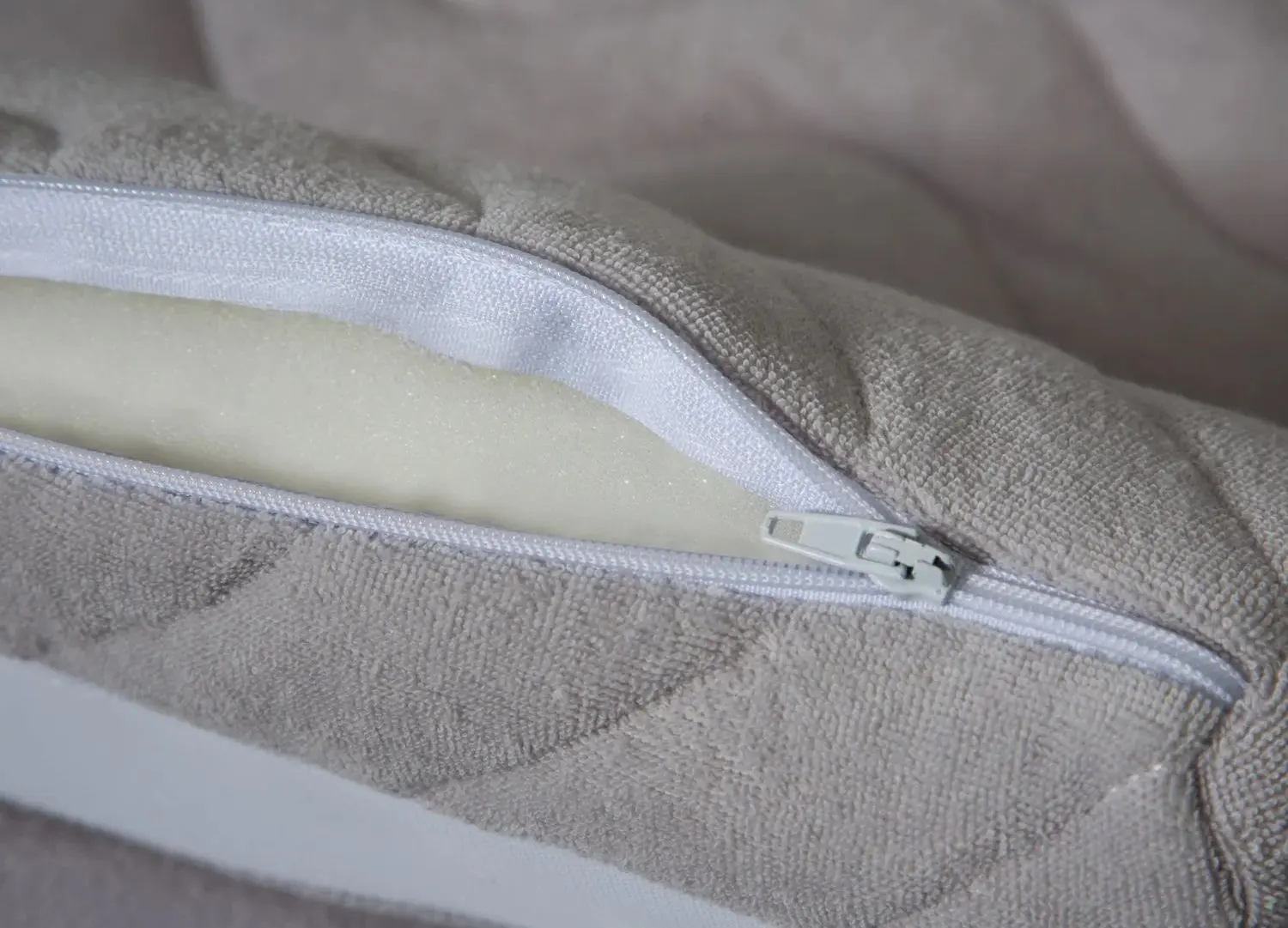 Подушка для малышей BabyJem Eco Reflux Art-132 (Grey)