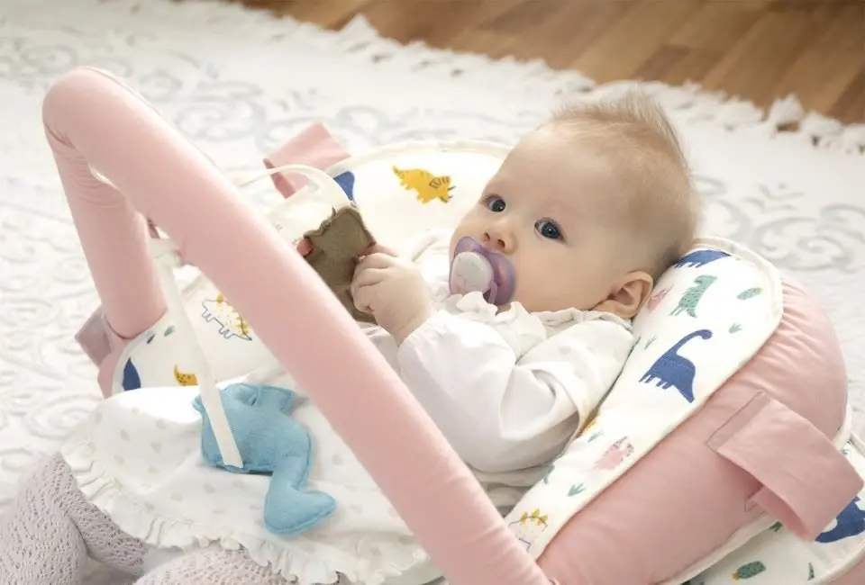 Cocon-cuibusor BabyJem Sit and Play Art-524 (White/Pink)