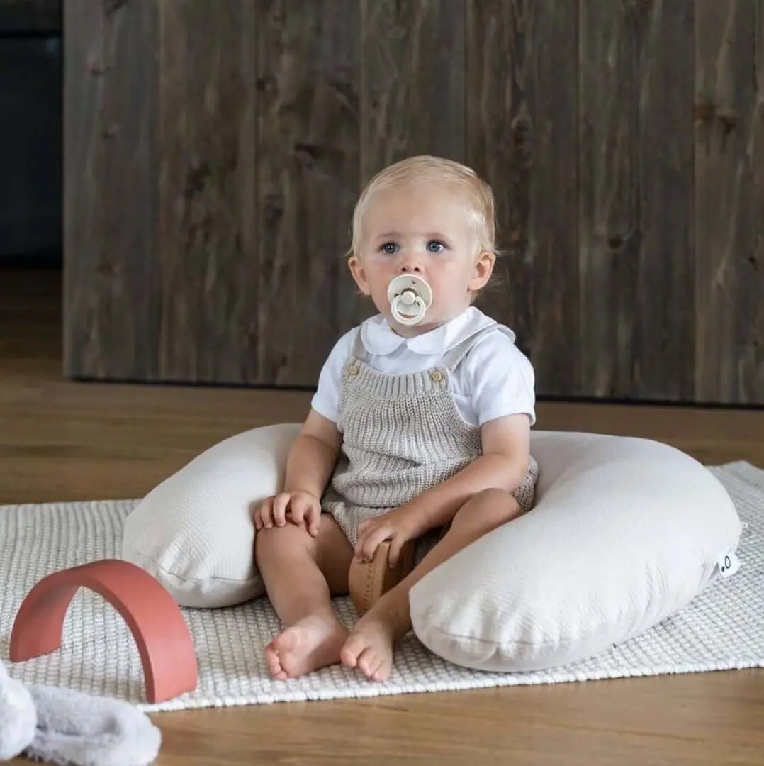 Perna pentru alaptat 2in1 Doomoo Softy (Tetra Jersay Sand)