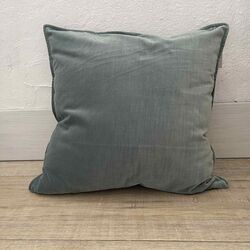 Подушка H&S 51077 45х45 (Green Grey) Thumb