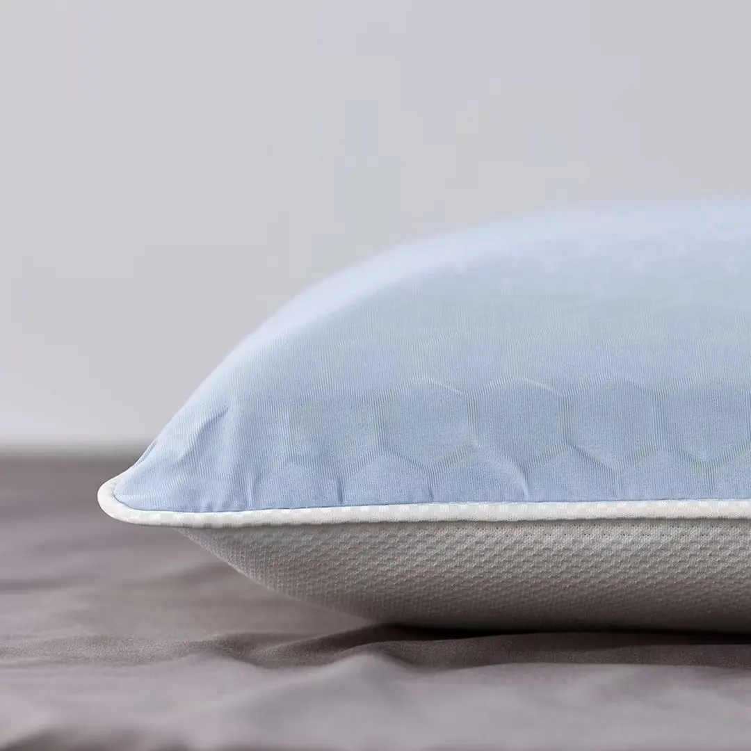 Perna ergonomica Ikea Kvarnven dormit pe burta 42x54 (Bleu/Alb) - 2