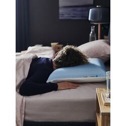 Perna ergonomica Ikea Kvarnven dormit pe burta 42x54 (Bleu/Alb) Thumb