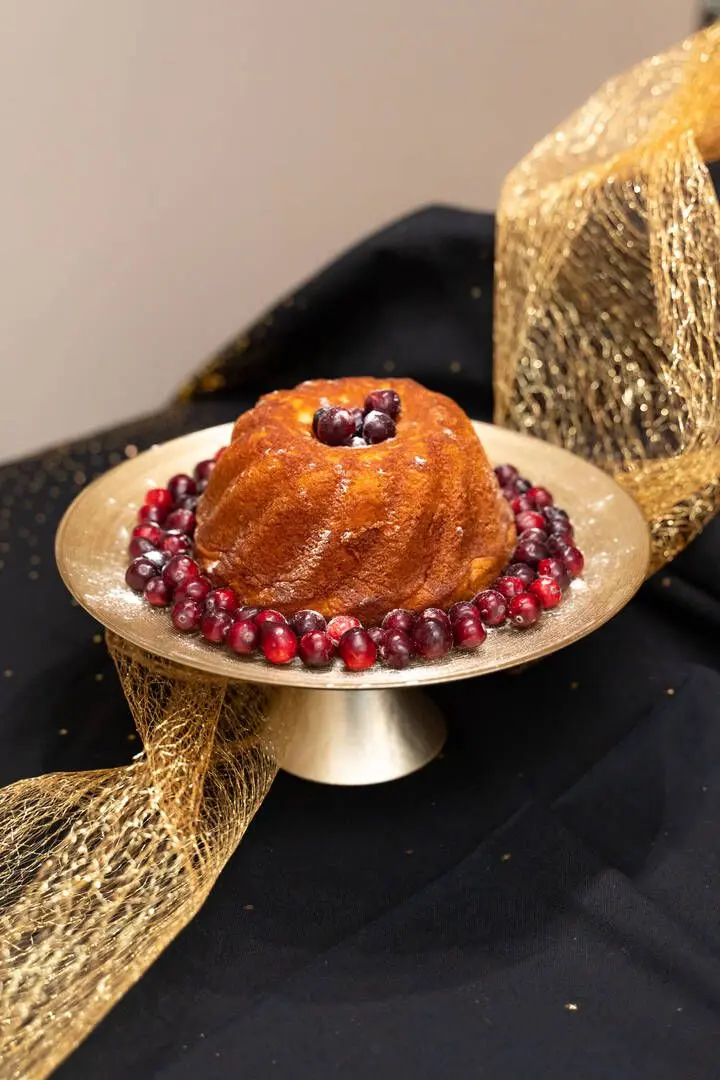 Suport pentru tort H&S Embossed Drops 48165 28cm (Bordeaux)