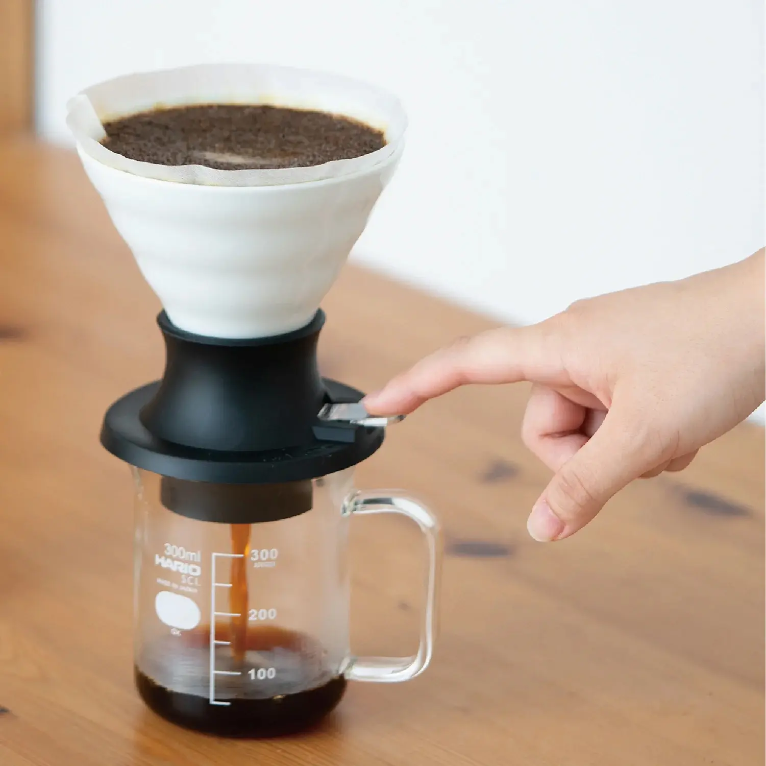 Воронка для кофе Hario SSDC-200-W (White/Black)