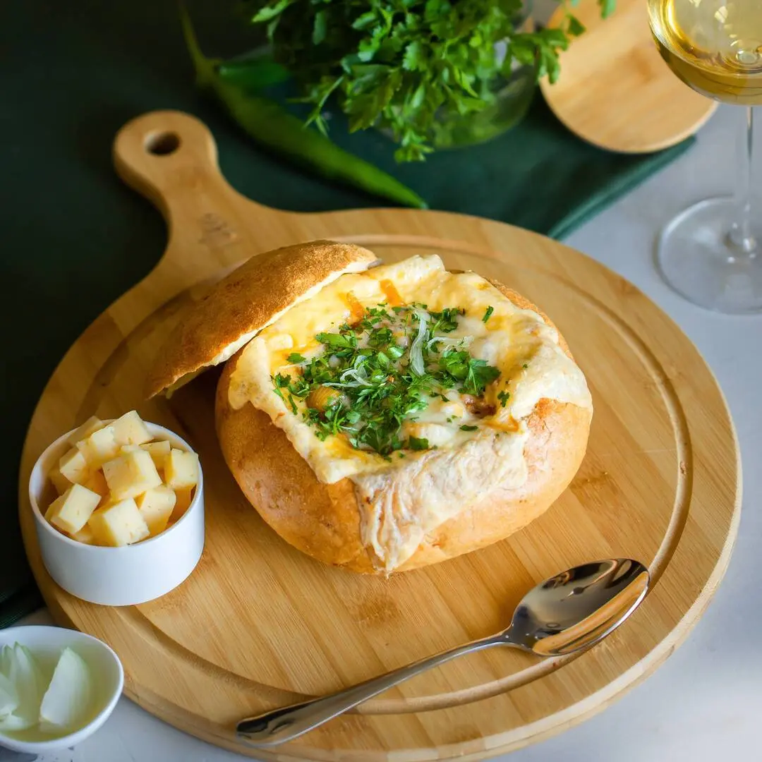 Доска сервировочная с ручкой Wilmax WL-771100/A 37.5x28cm (Bamboo)