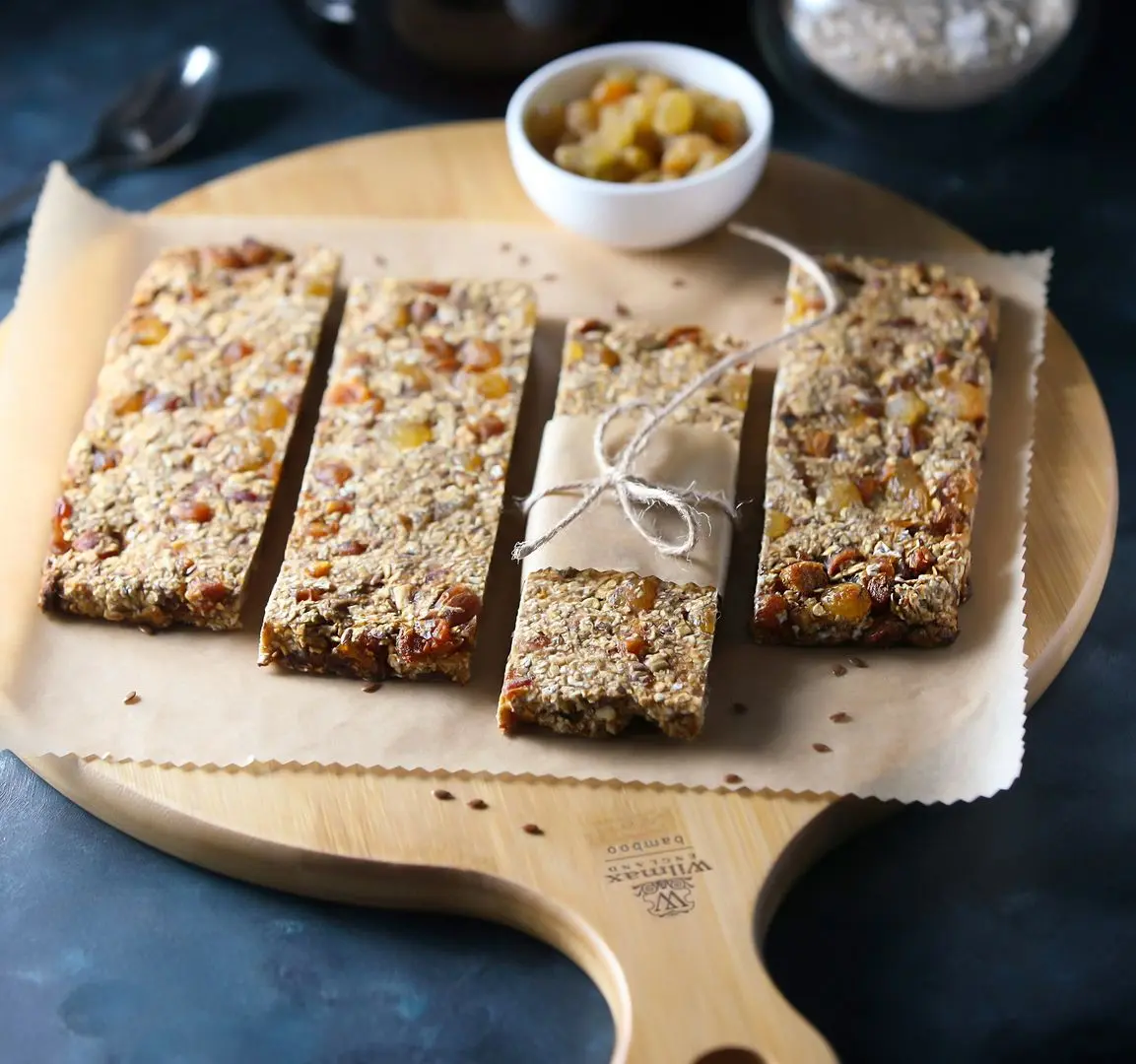 Доска сервировочная с ручкой Wilmax WL-771101/A 40.5x30.5 (Bamboo)