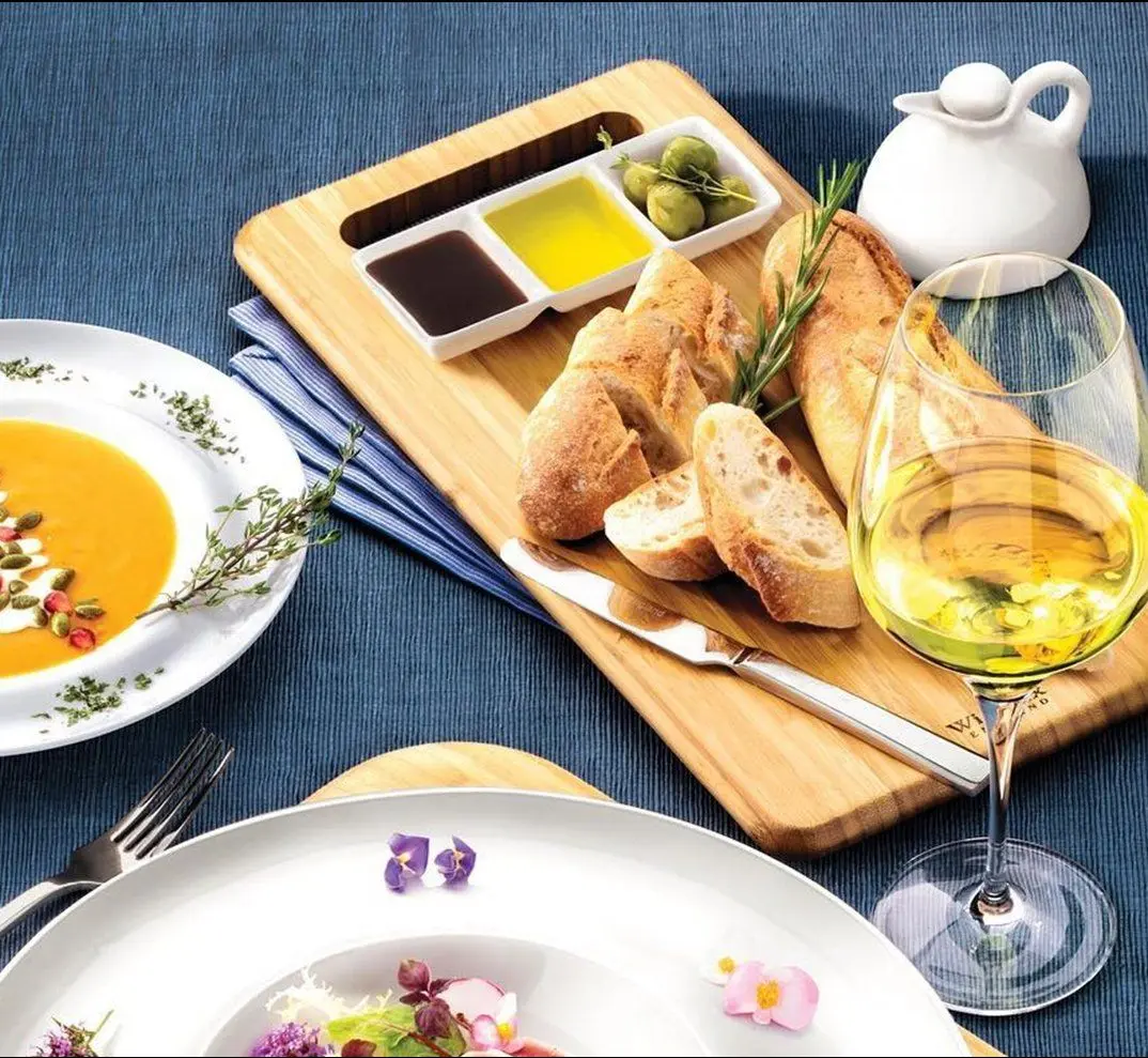 Доска сервировочная с ручкой Wilmax WL-771139/A 40x15cm (Bamboo)