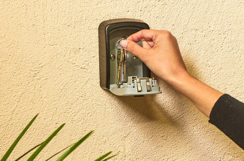 Cutie pentru chei montare perete Masterlock 5401EURD (Black/Grey)