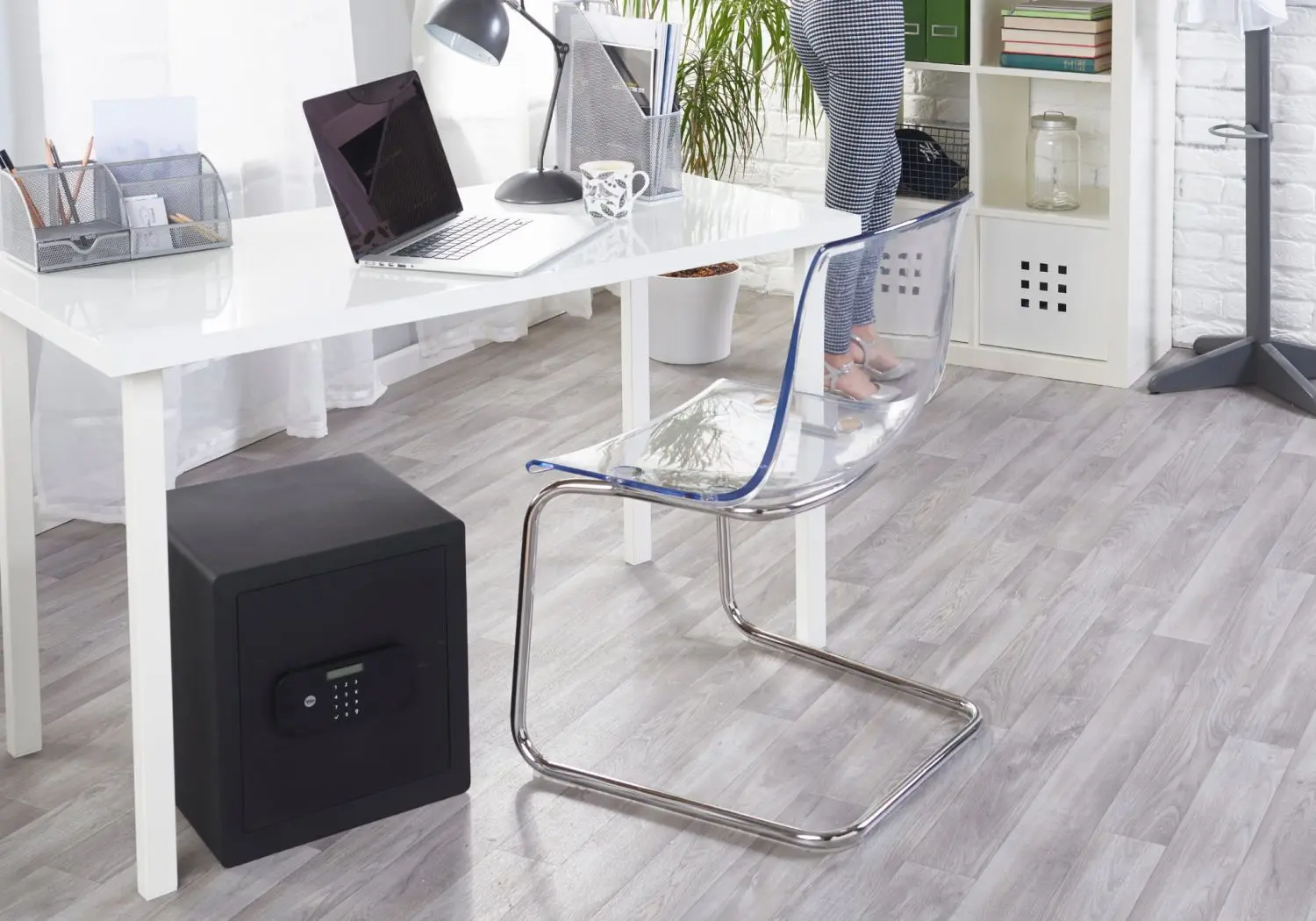 Сейф Yale YSFB/400/EB1 (Black)