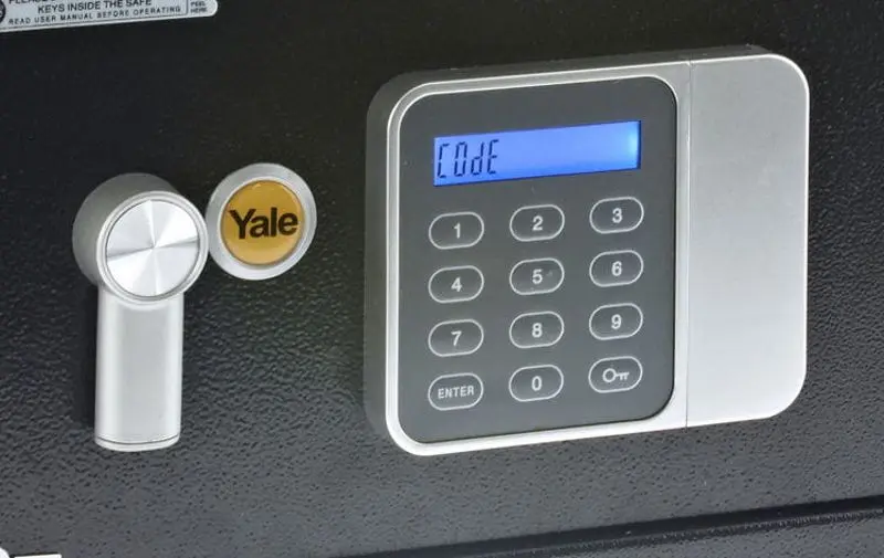 Safeu Yale YSG 200 (Black)