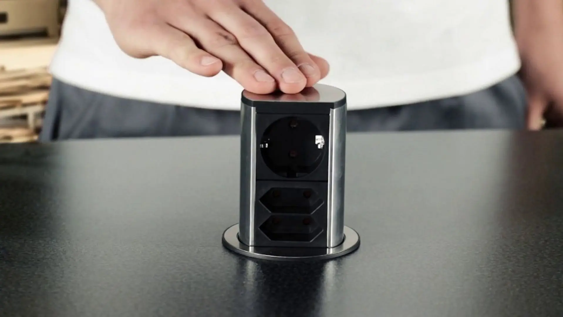 Priza incorporabila Bachmann Elevaor 928.003 (Silver)