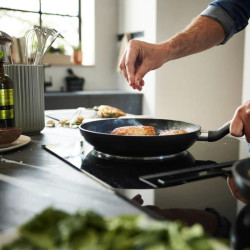 Сковорода Fissler Essential 24cm (Black) Thumb