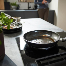 Сковорода Fissler Essential 24cm (Black) Thumb