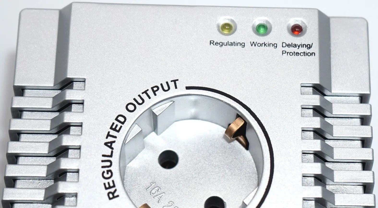 Стабилизатор напряжения Sven VR-F1500