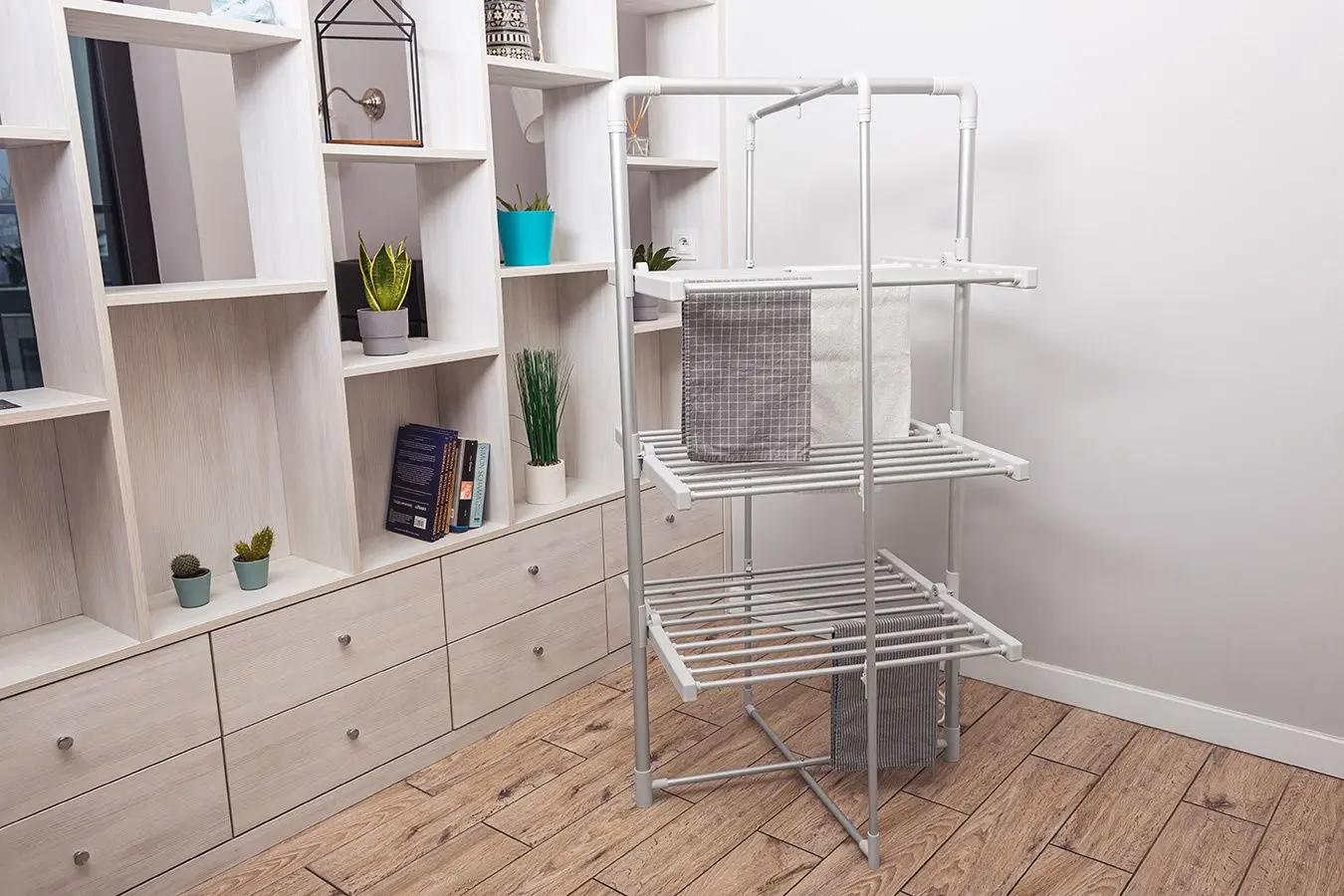 Uscator de rufe electric Noveen ECD50 (Silver)