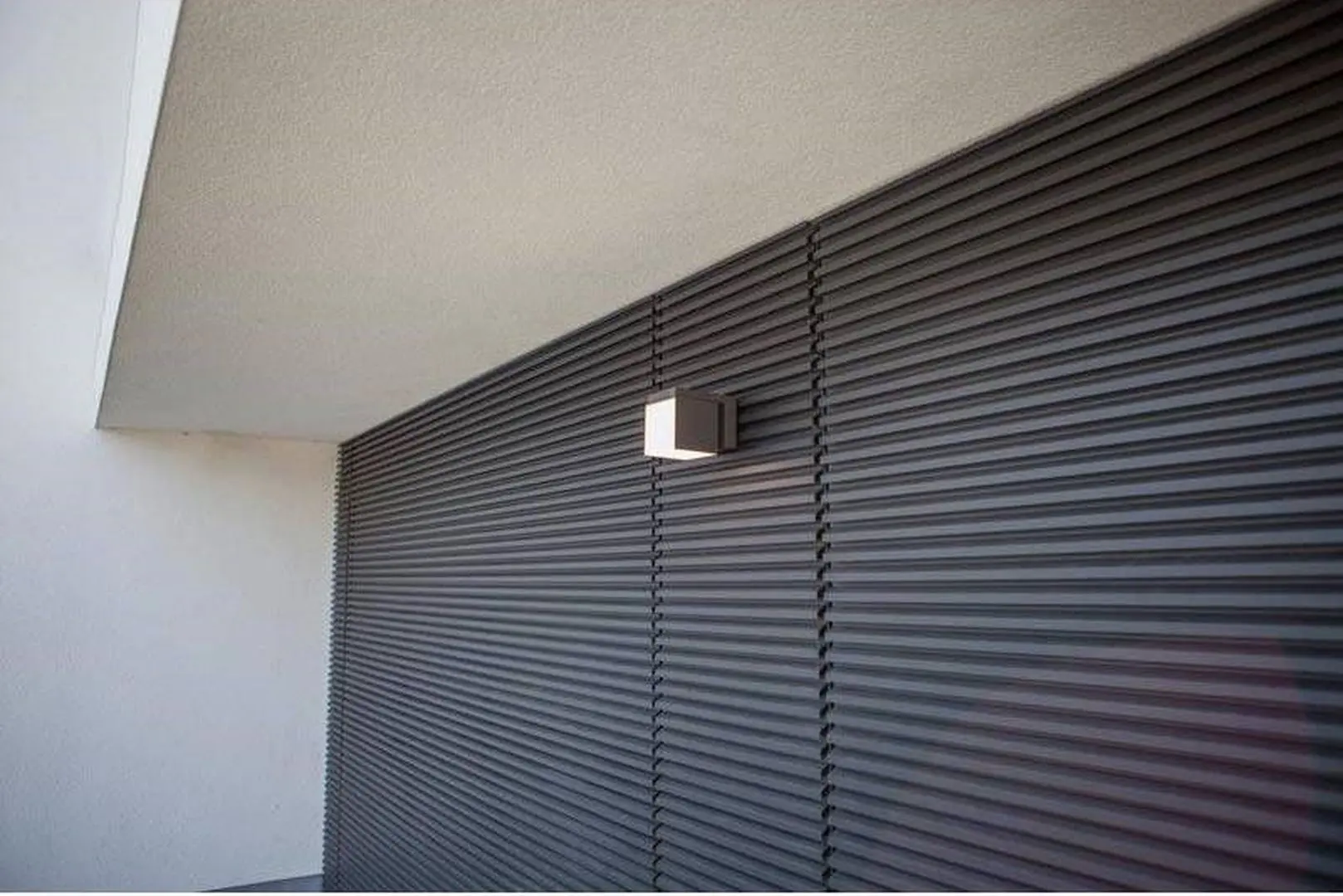 Настенный светильник Lutec Cuba 12W (Dark Grey)