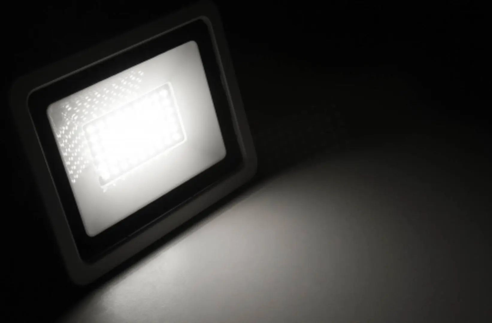 Projector LED Milanlux MLNP10065A (White/Black)