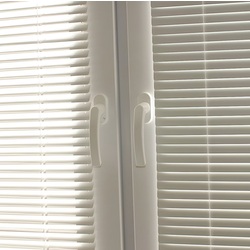 Жалюзи горизонтальные Delfa BlackOut 115x160cm (White) Thumb