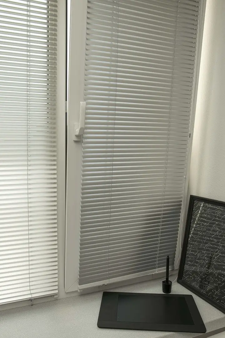 Жалюзи горизонтальные Delfa BlackOut 43x160cm (Silver)